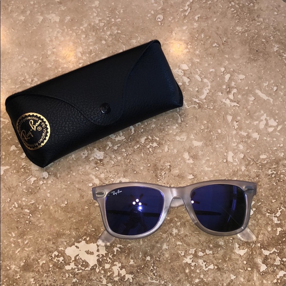 Ray-Ban Wayfarer Ease Sunglasses